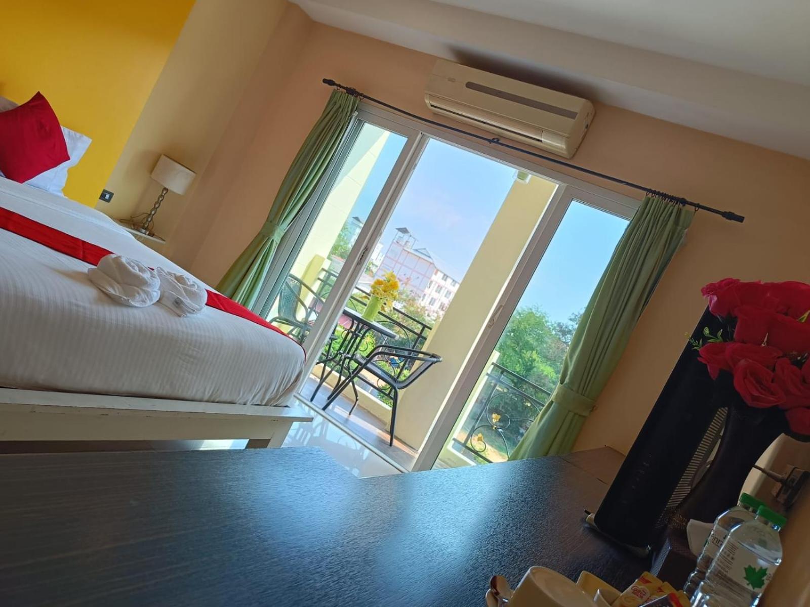 Aura Inn Rooms Pattaja Kültér fotó