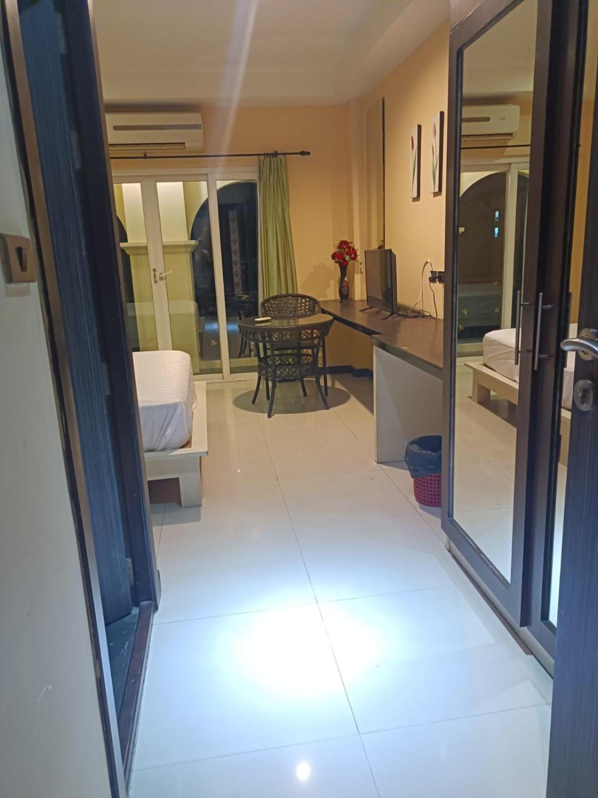 Aura Inn Rooms Pattaja Kültér fotó